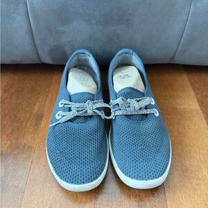 Allbirds Blue and Gray Sneakers with Breathable Mesh and Cushioned Insoles
